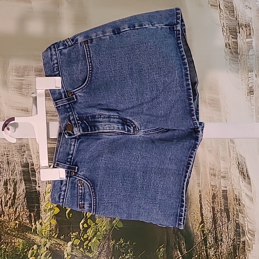 Lee Womens juniors size 13 blue jean denim shorts